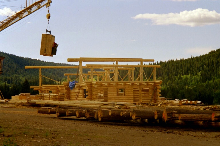 Loghomes 100 Miles House 9