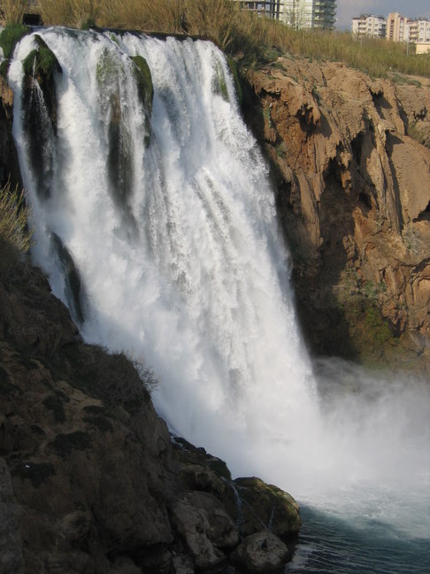 Antalya Wasserfall am Meer 8