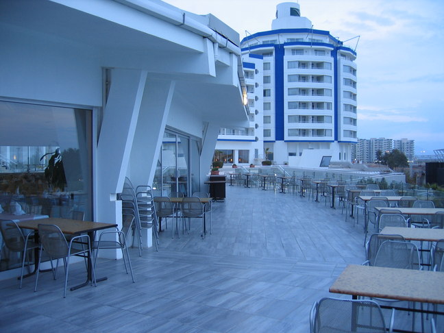 Larespark Antalya Fr&uuml;hast&uuml;cksterasse 1