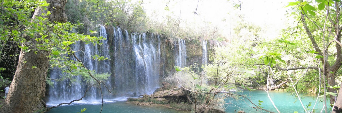 Antalya Wasserfall im Gr&uuml;nen Panorama 1