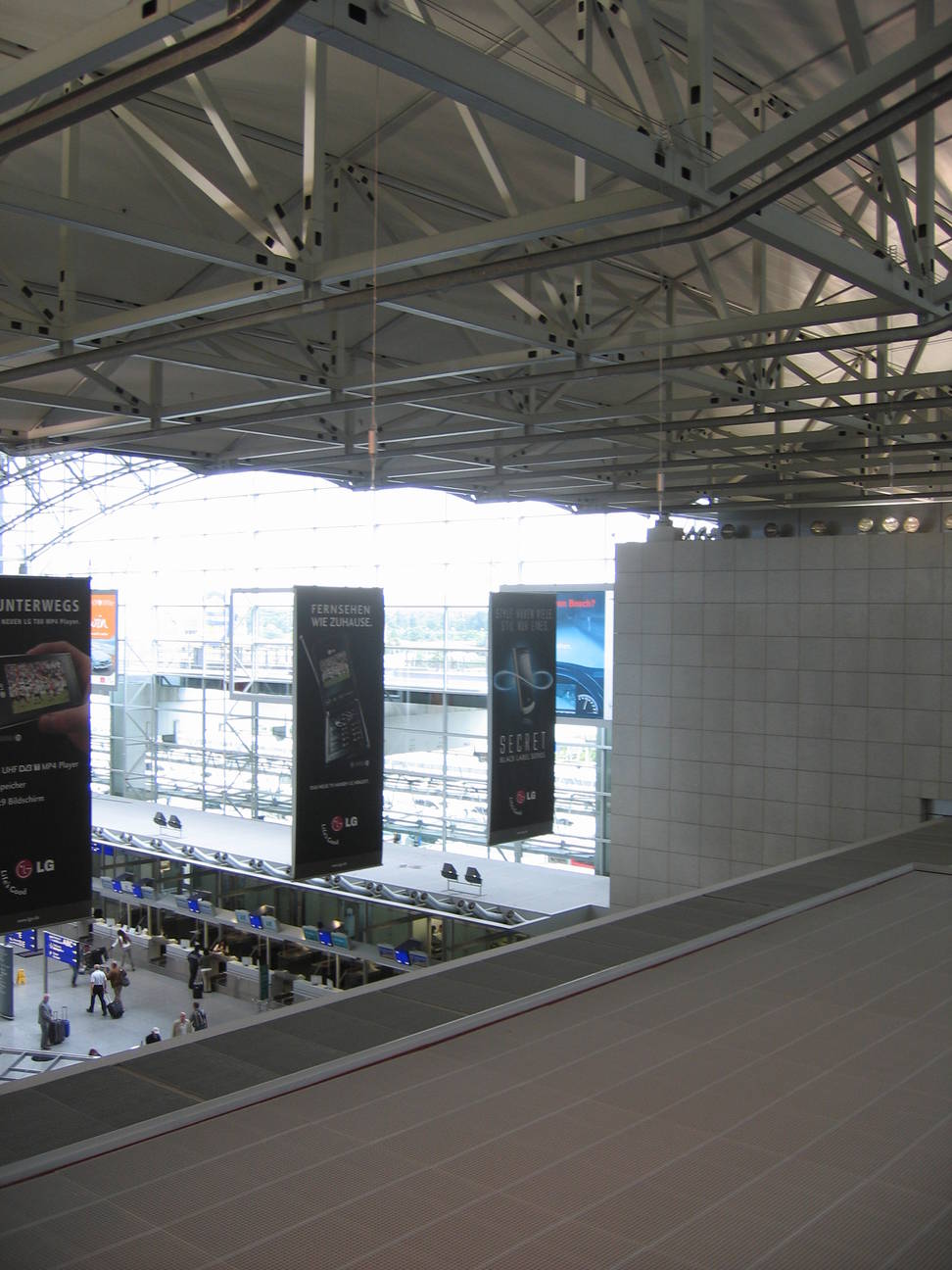 Flughafenhalle 2