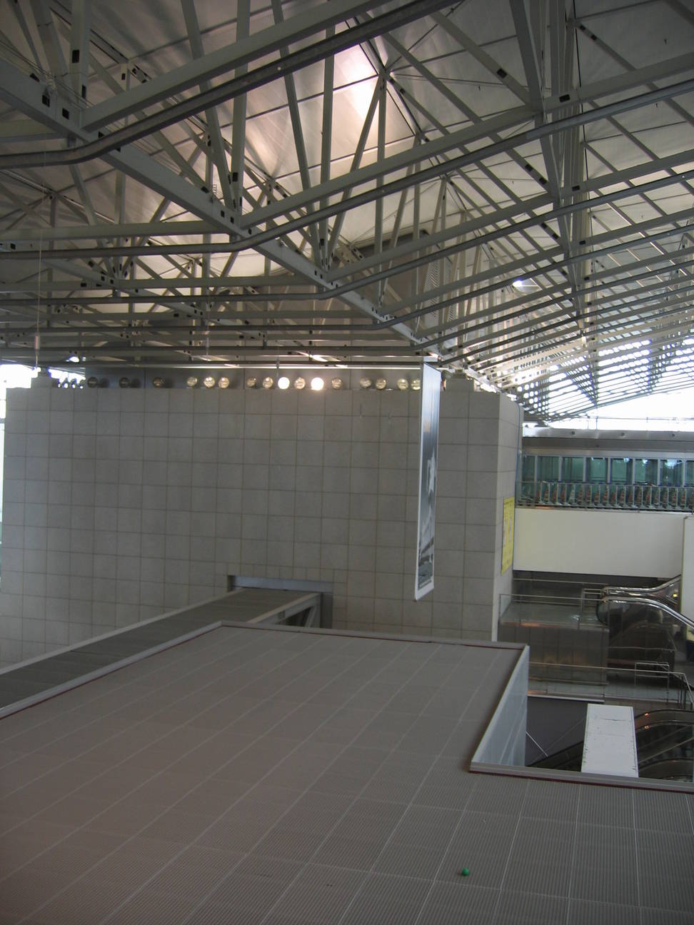 Flughafenhalle 3