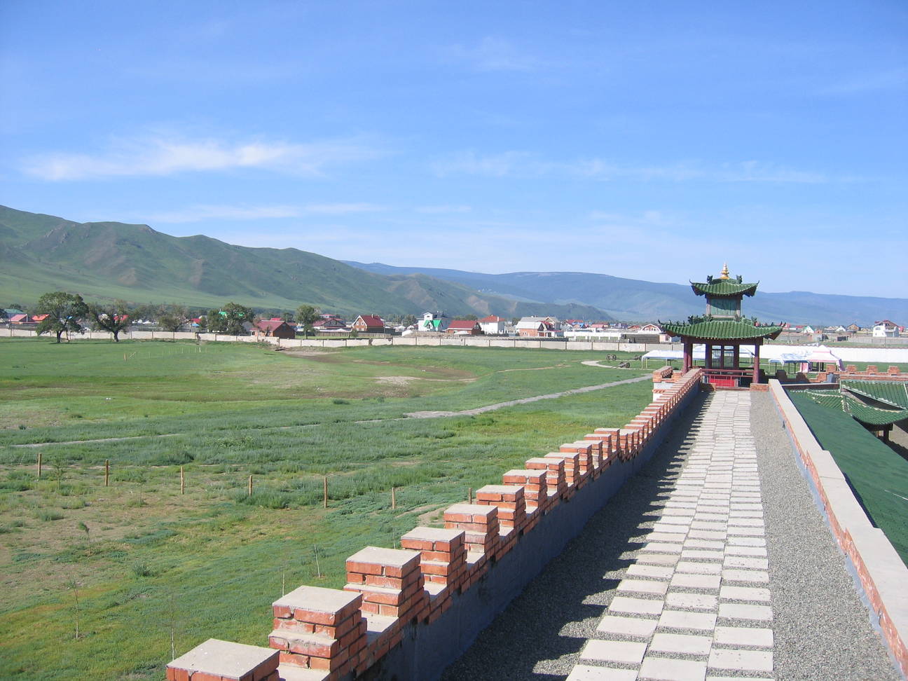Hotel Mongolia Aussenmauer 3