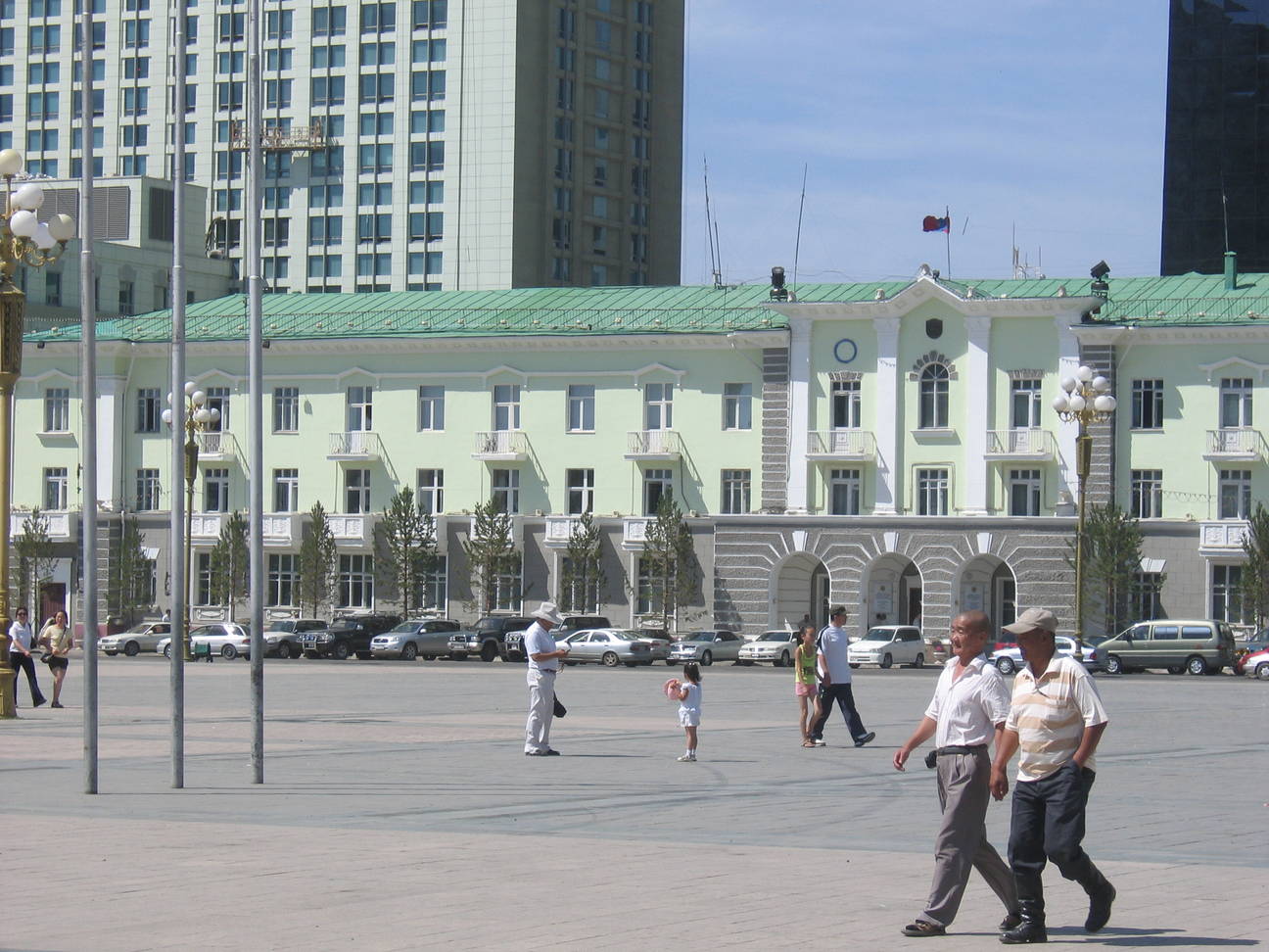 S&uuml;kbaatar Platz 4