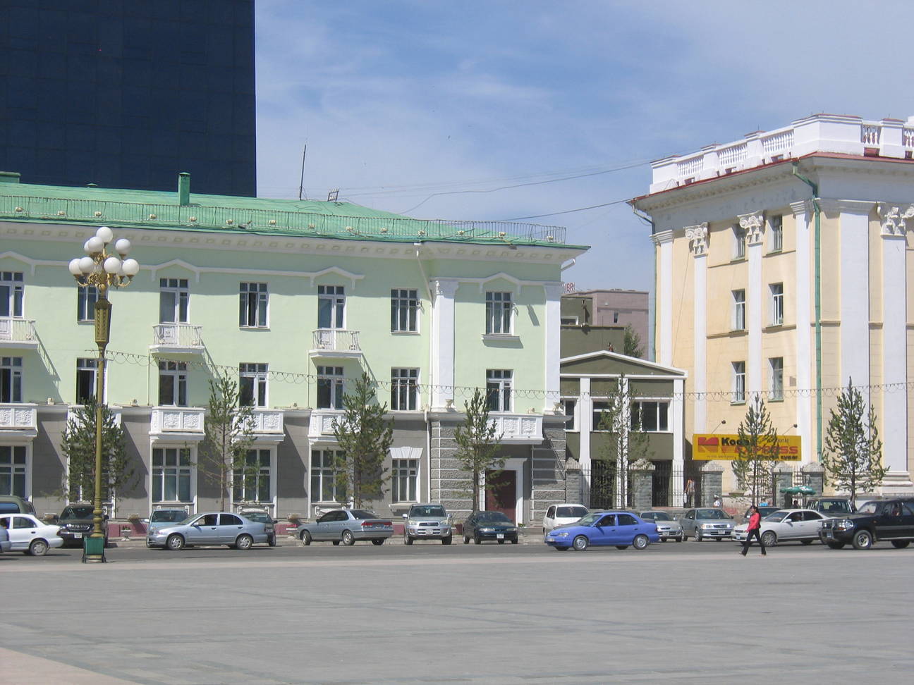 S&uuml;kbaatar Platz 13